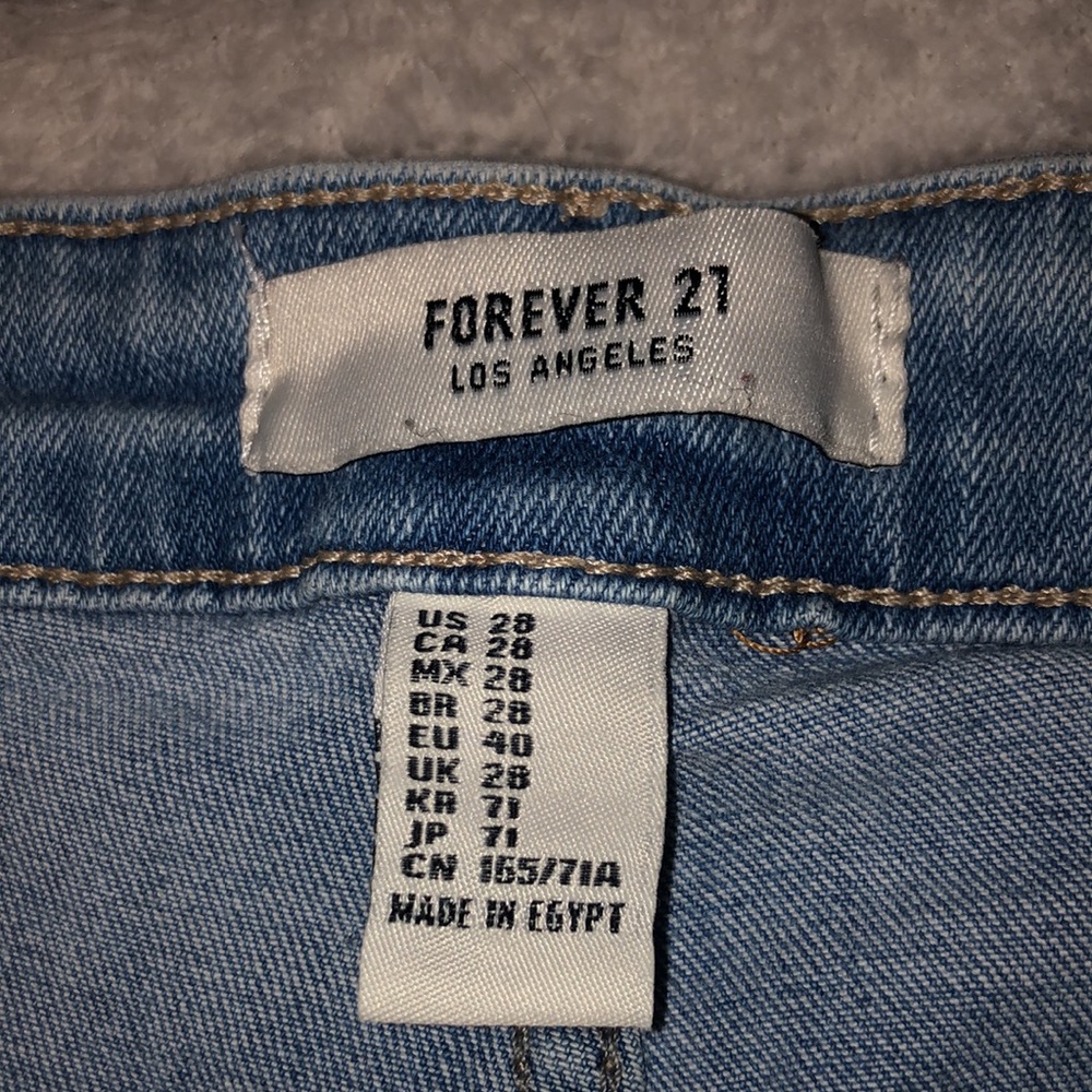 Distressed Jeans - Picture 4 of 4